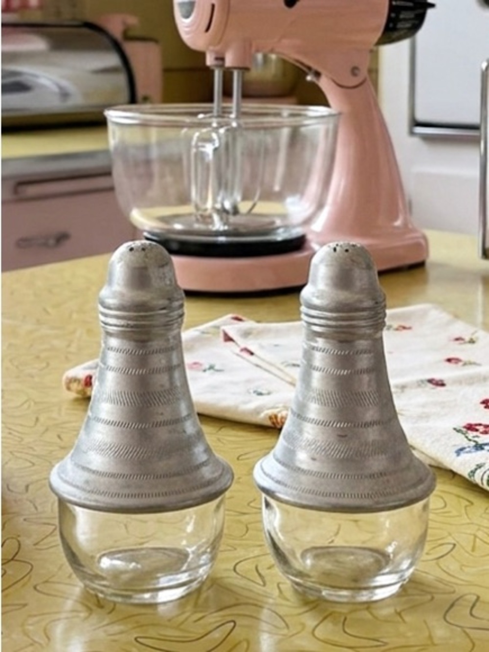 Vintage 1950s Mid-Century Modern (MCM) "Atomic" Salt and Pepper Shakers